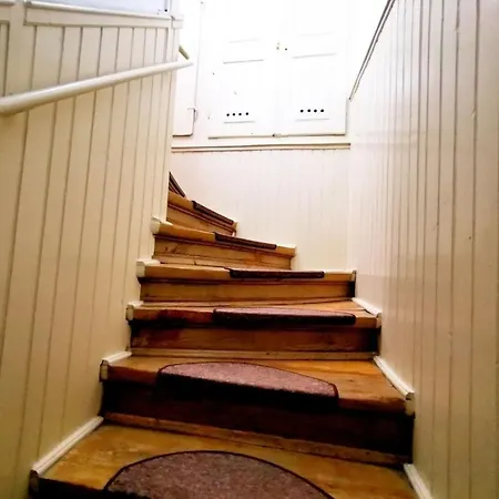 Rope Street Nr 17 * בראשוב